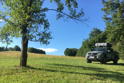 Mitsubishi L200 Rock Proof na východní Moravě během výpravy po stopách letecké bitvy na Bílými Karpaty Foto Tomáš Málek