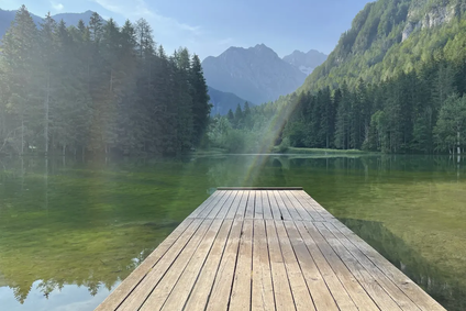 Jezersko, pohled na Kamnicko-Savinjské Alpy přes jezero FOTO Adamova velká cesta